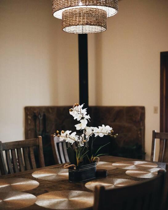 Kathys Cabin, King Bed, Hot Tub, Near-Nau & Downtown Attractions, Perfect Year-Round Mountain Getaway Flagstaff Eksteriør bilde